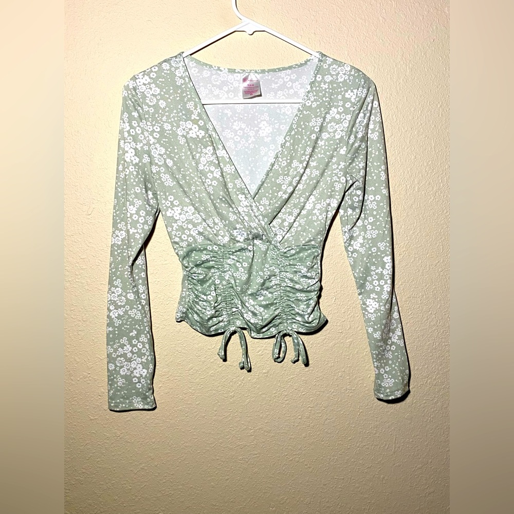 No Boundaries Juniors’ Double Runched Top With Long Sleeves